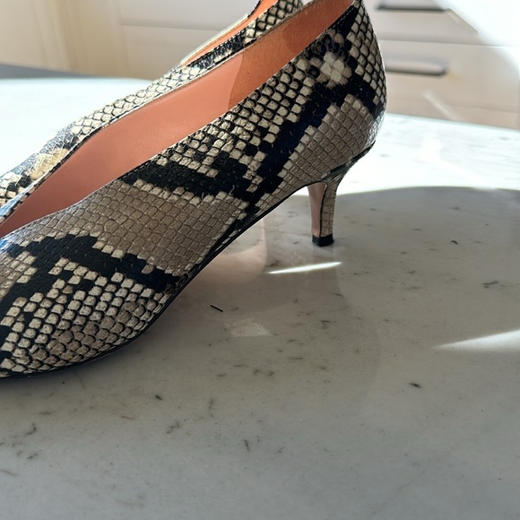 Jcrew snake print heels. Good condition, size 9.5 - Picture 3 of 3